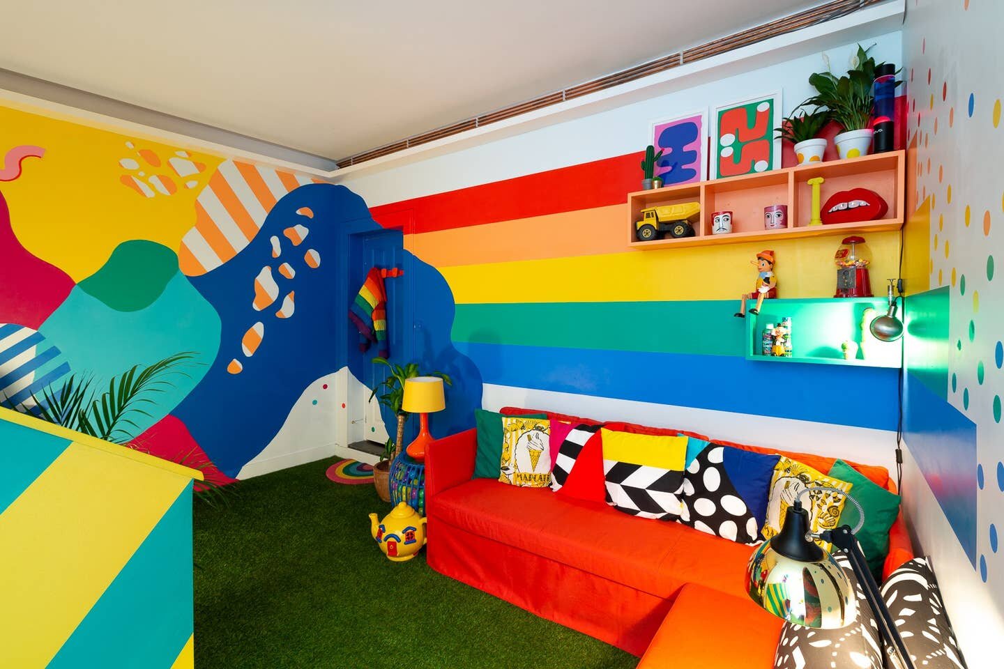 big bit rainbow living room.jpg